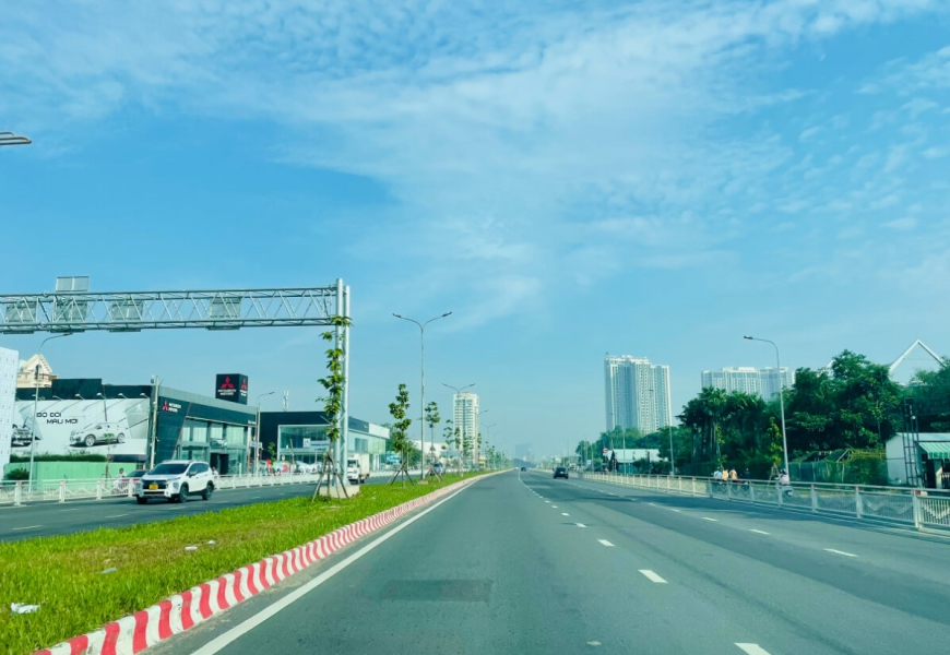 Toà nhà Căn Góc 2 mặt tiền Nguyễn Văn Linh,đường lớn 120m.. Q7