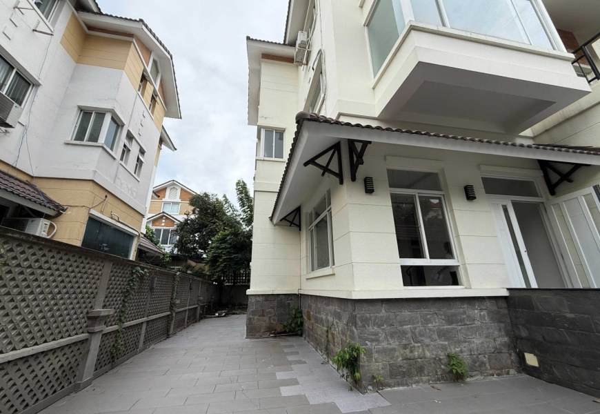 Cho thuê biệt thự kdc nam phú p tân thuận đông Q7 