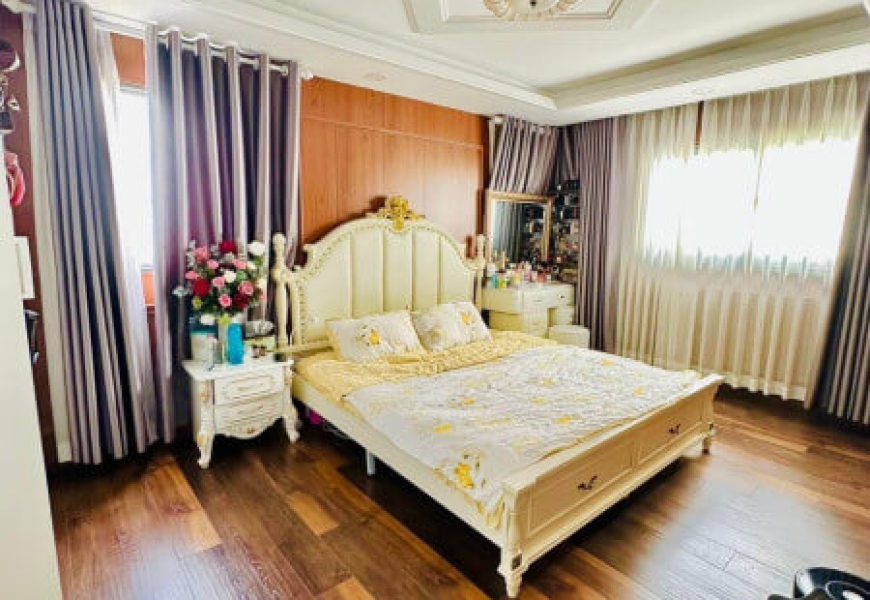 Bán căn hộ dịch vụ hẻm xe  hơi 7 tầng lâm văn bền quận 7