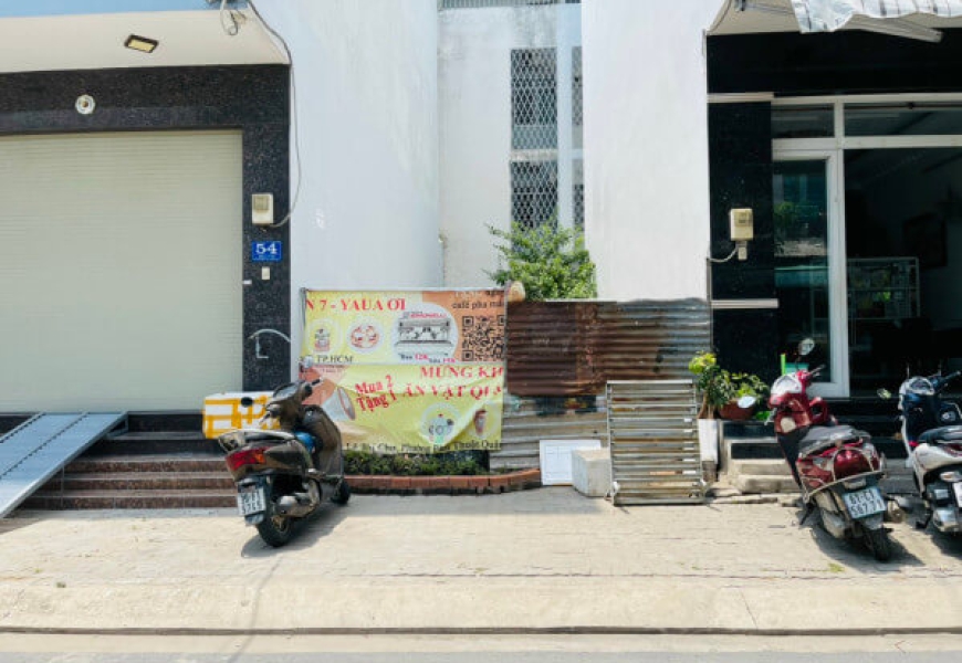 BÁN ĐẤT 4,3X15 MẶT TIỀN ĐƯỜNG LÊ THỊ CHỢ, Q7 - CÁCH PMH CHỈ 5PHÚT