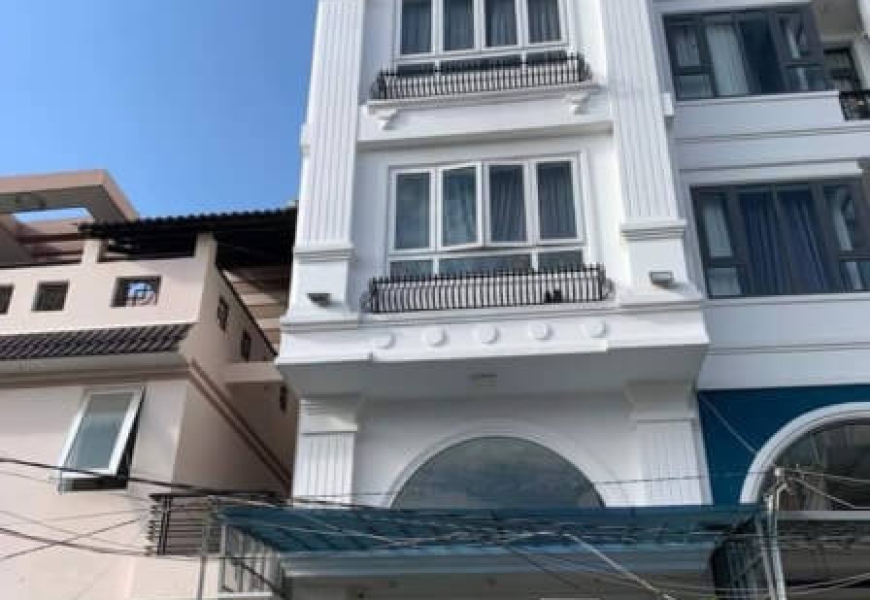 0909227199 Cần bán căn nhà khu dân cư hiện hữu yên tĩnh và an ninh tại Quân 4. Sát trung tâm q1