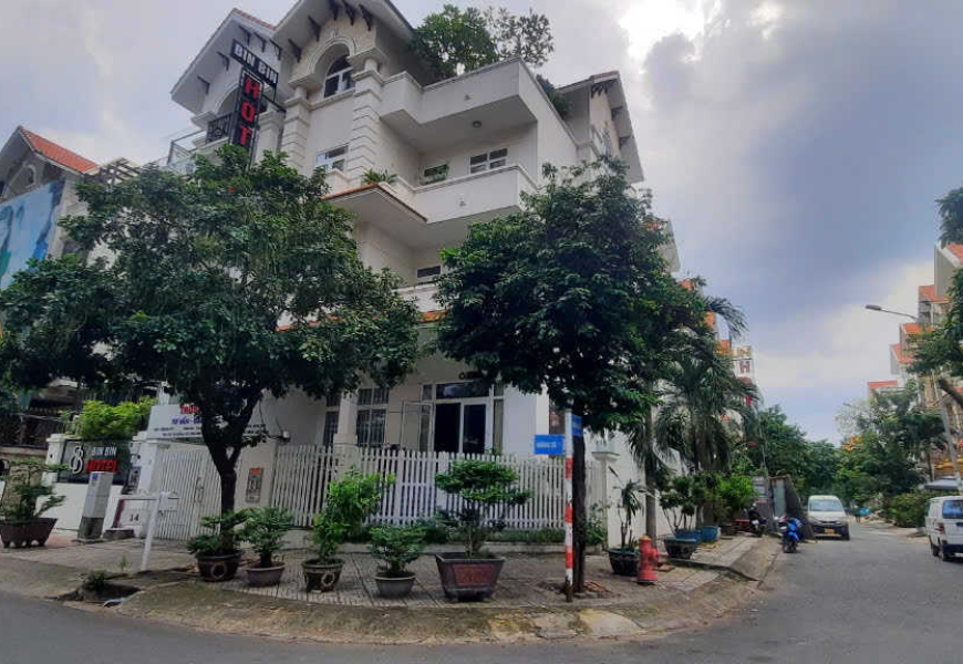 Cho Thuê Biệt Thự Góc 2 Mặt Tiền Đường Số 1 Và Số 10 Khu Dân Cư Him Lam P.Tân Hưng Quận 7 HCM