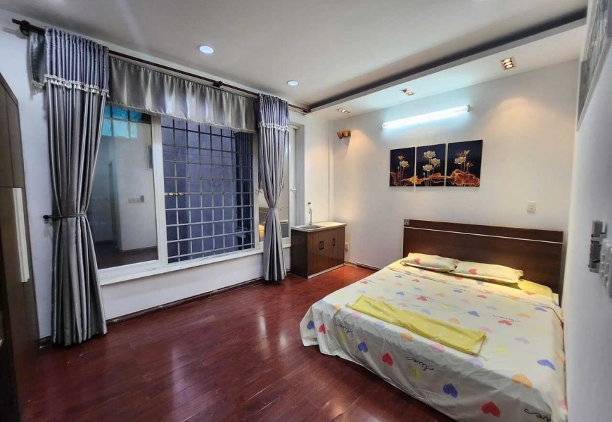 Cho thuê sàn 100m2 tầng 3(gồm 2 phòng trước sau,có 2 máy lạnh,thích hợp vừa ở vừa làm cty văn phòng)