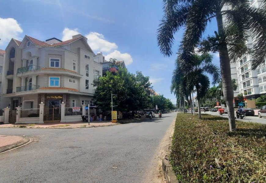 Cho Thuê Biệt Thự Góc 2 Mặt Tiền Đường D1 Và Số 2 Khu Dân Cư Him Lam P.Tân Hưng Quận 7