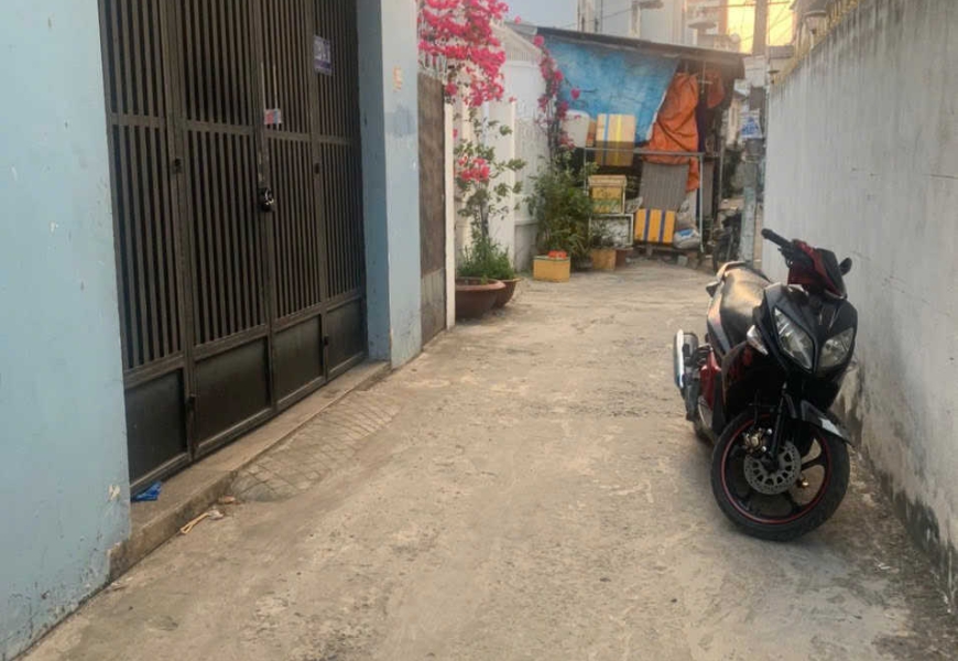 Nhà cấp 4 hẻm 1113 huỳnh tấn phát