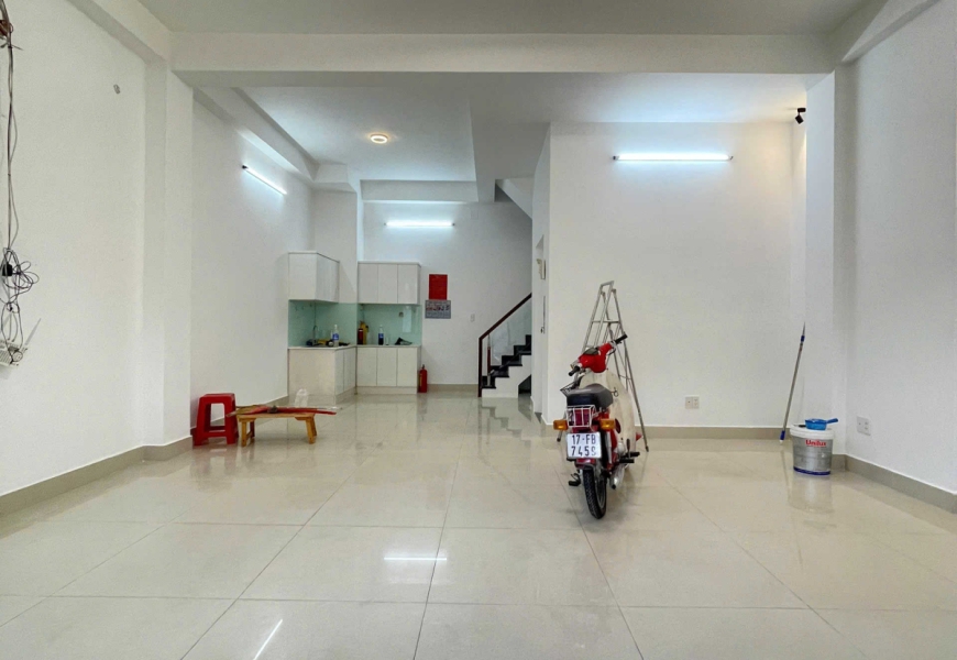 Cho thuê nhà hxh căn góc 2 mặt tiền sát đường Lâm văn Bền, P. Tân Kiểng, Quận 7