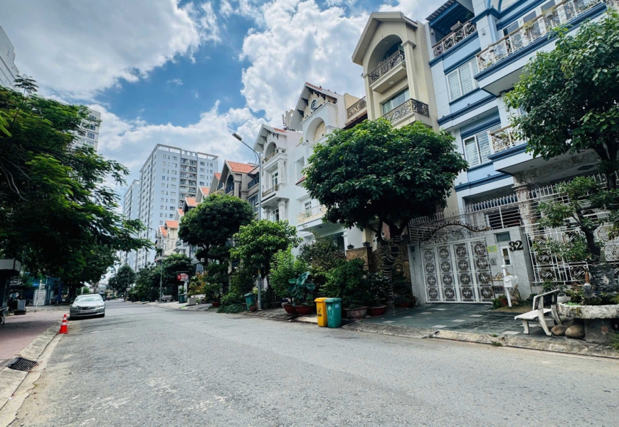 0909227199 CHO THUÊ/BÁN BIỆT THỰ MỚI ĐẸP NỘI THẤT CAO CẤP KHU HIMLAM QUẬN 7