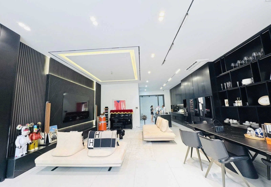 0909227199 CHO THUÊ/BÁN BIỆT THỰ MỚI ĐẸP NỘI THẤT CAO CẤP KHU HIMLAM QUẬN 7
