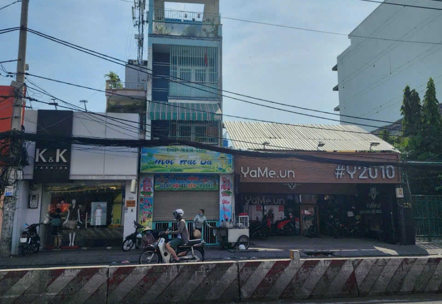 Bán Gấp Nhà Mặt Tiền Huỳnh Tấn Phát - Quận 7 