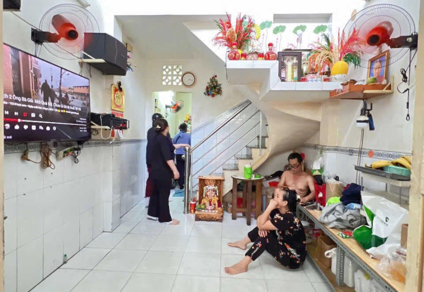 Bán nhà hẻm 67/13 Trần Xuân Soạn q7. Hẻm thẳng rộng 2,5m.Hẻm kdmb cách đường chính Trần Xuân Soạn 5 căn..Gần q4 q1 q8,gần chợ Tân Thuận,khu chế xuất..