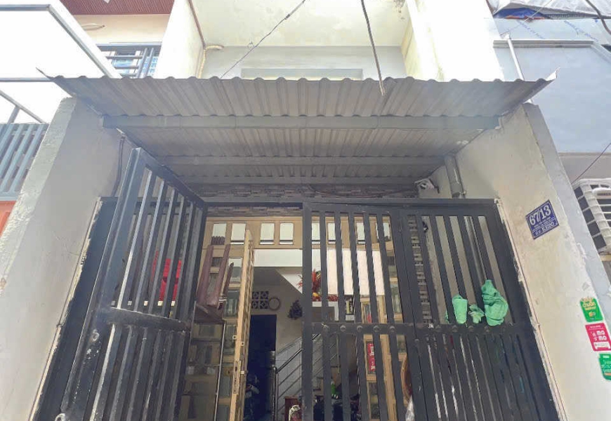 Bán nhà hẻm 67/13 Trần Xuân Soạn q7. Hẻm thẳng rộng 2,5m.Hẻm kdmb cách đường chính Trần Xuân Soạn 5 căn..Gần q4 q1 q8,gần chợ Tân Thuận,khu chế xuất..