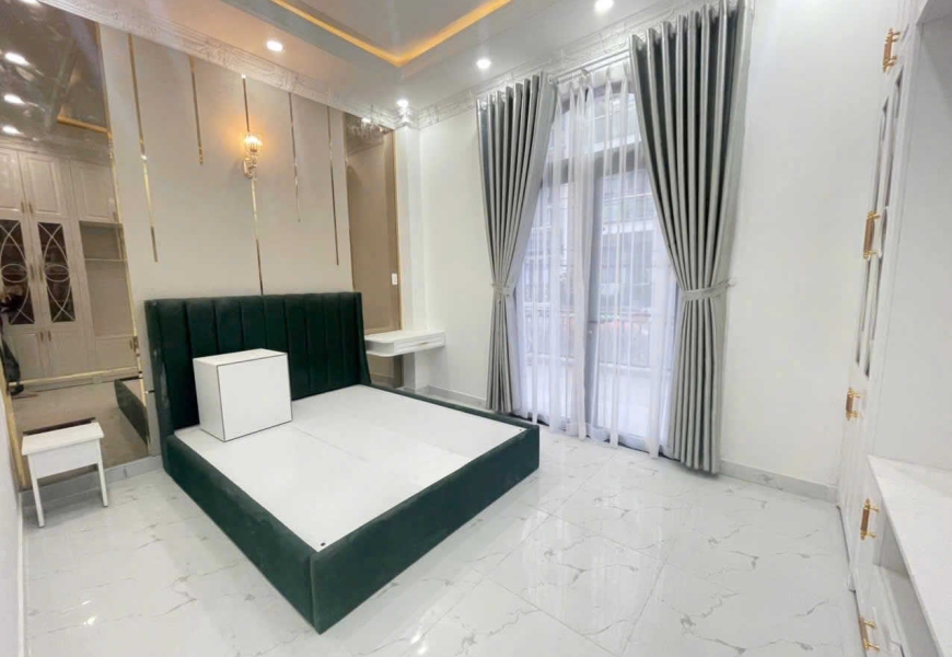 Bán Phố KDC Đồng Bộ Đường 10m Huỳnh Tấn Phát, Thị Trấn Nhà Bè - Full Nội Thất - Xe Hơ đạu trong nhà.
