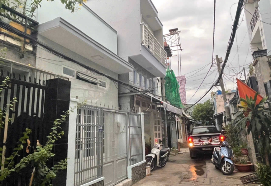 Bán đất hẻm xe hơi vườn đều,đường số 10 Q7,cách lotte mark chỉ 800m,ngay trung tâm quận 7