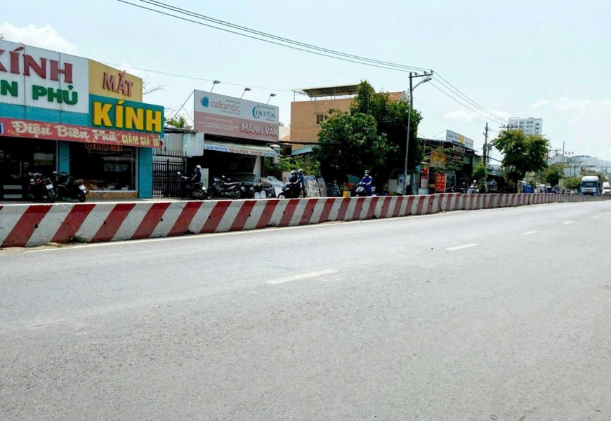 Giảm 3tỷ.....Giá mới 19,8 tỷ  Bán nhà cấp 4 mặt tiền huỳnh tấn phát, thị trấn nhà bè