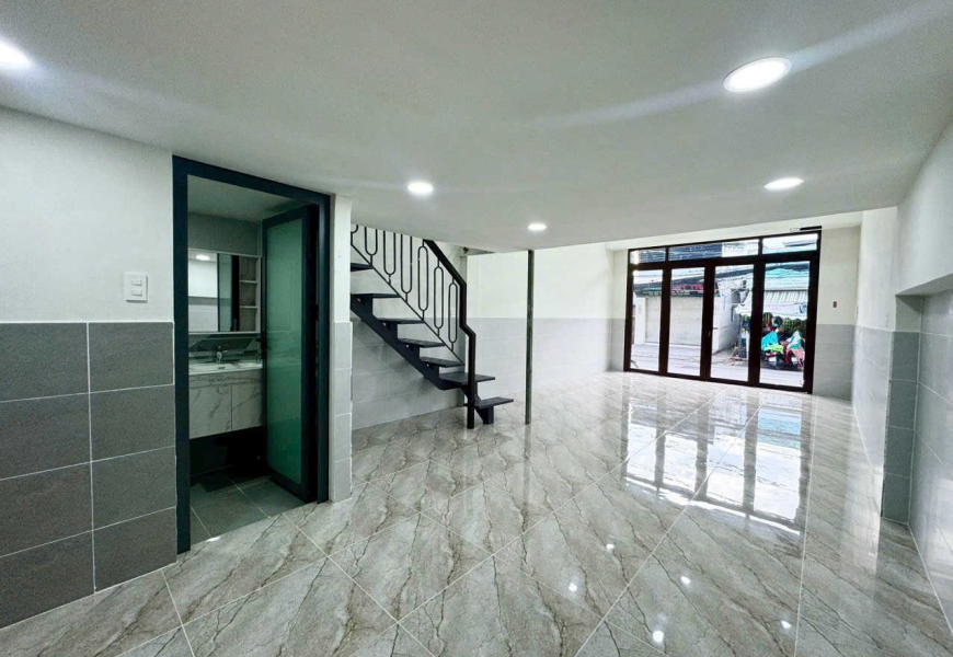 Bán nhà MT lê văn lương, P.tân phong, Quận7 vị trí sát bên trường đại học tôn Đức thắng & RMIT. 