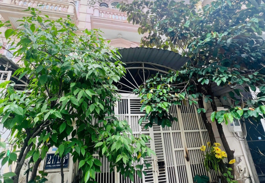 Bán nhà 5 tầng hẻm xe hơi lý phục man,Q7