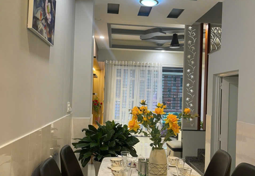 0914020039 EM DUNG Bán nhà đẹp 1979 hẻm thông ra 80 dương cát lợi nhà bè