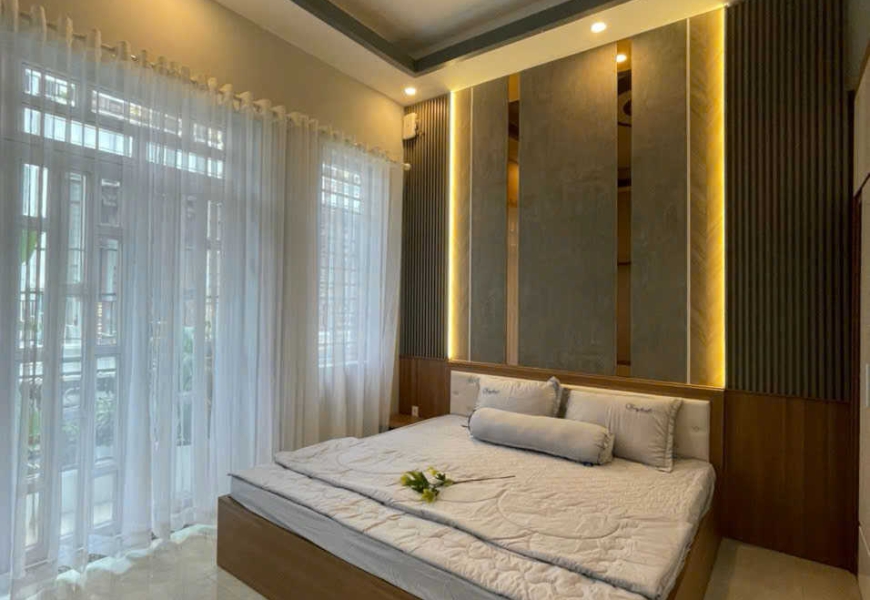 0914020039 EM DUNG Bán nhà đẹp 1979 hẻm thông ra 80 dương cát lợi nhà bè
