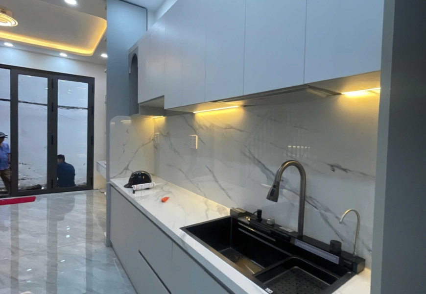 Bán nhà hẻm đường Tân Mỹ, (Quận 7). Cách đường xe hơi vài bước chân