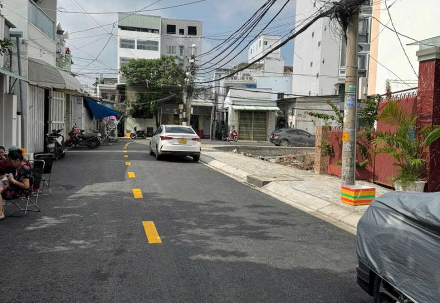 Bán nhà   15/4 (hẻm 719) Huỳnh Tấn Phát P.Bình Thuận