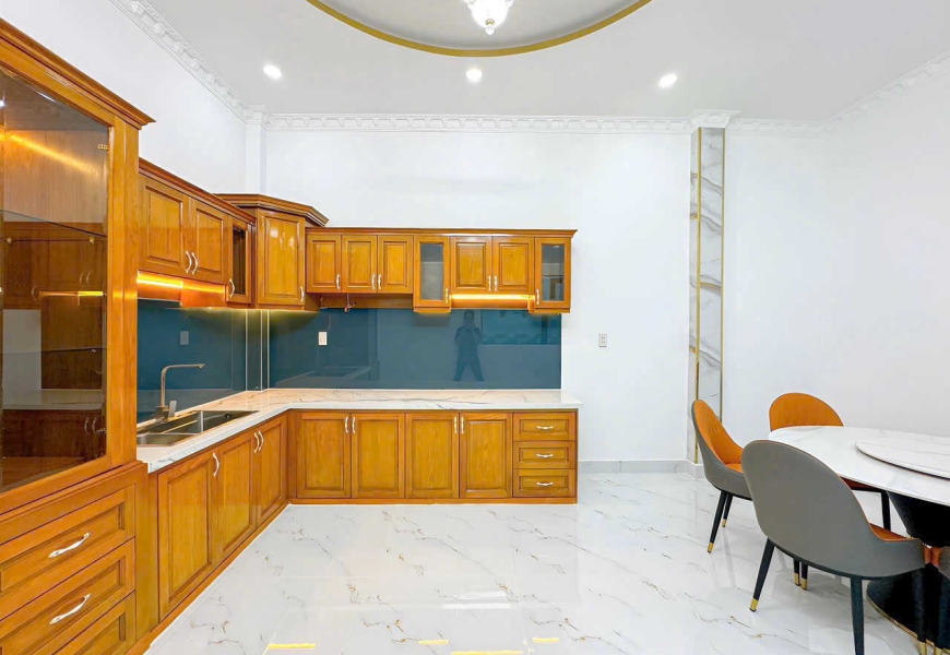 GIẢM SỐC 500 TRIỆU – BÁN GẤP NHÀ MỚI 1 TRỆT 1 LẦU – HẺM 1982 HUỲNH TẤN PHÁT, TRUNG TÂM NHÀ BÈ – CHỈ 6 TỶ TL 