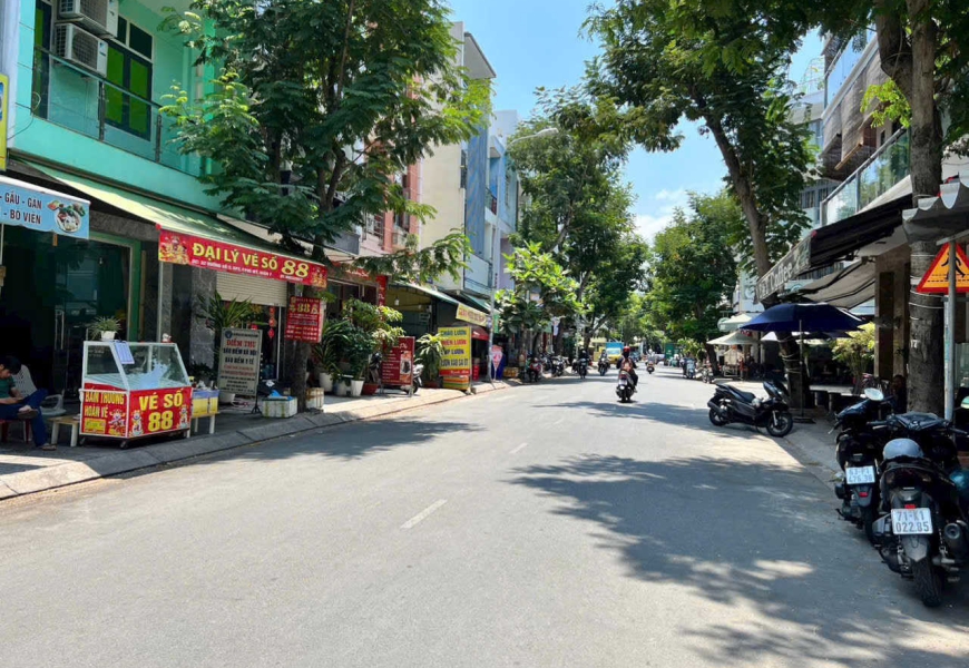 Bán nhà căn góc 2 mặt tiền kdc công ích Phú mỹ, Q7