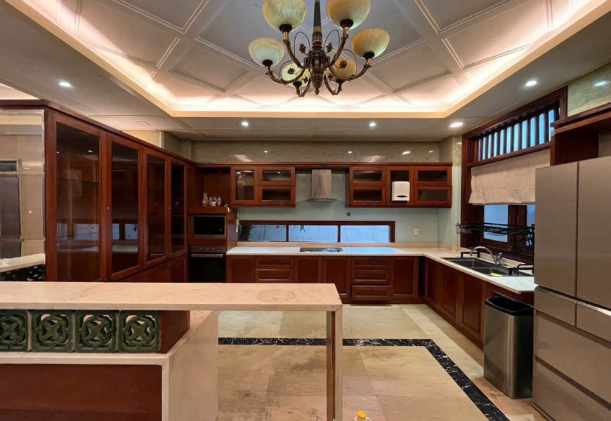 Cho thuê biệt thự cao cấp nguyên căn kdc Sadeco ven sông bảo vệ 24/24 p.tân phong, Quận7