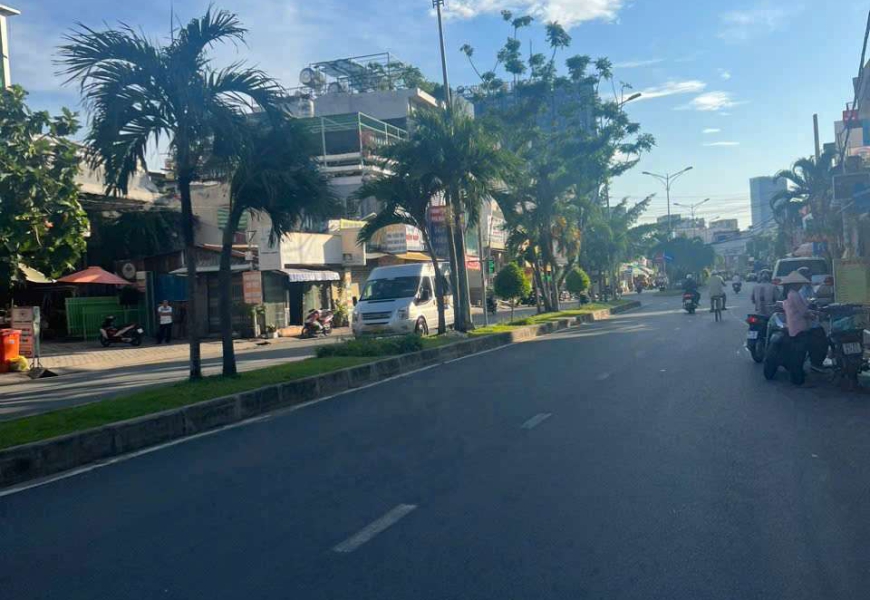 Bán Nhà MT Phú Thuận đường 24m  - vị trí kinh doanh buôn bán - Quận 7