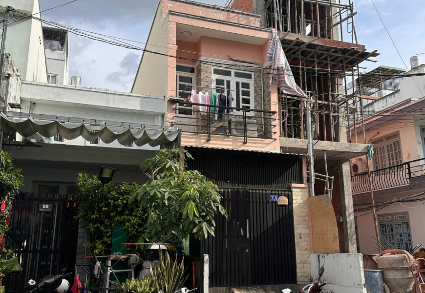 Bán nhà mặt tiền số 71 đường 51, P.Tân Quy, quận 7