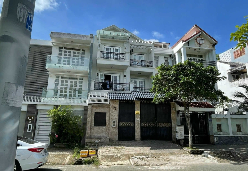Bán nhà 4 tầng khu savimex,p Phú thuận Q7