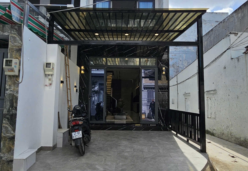 0914020039 EM DUNG BÁN NHÀ PHỐ GÓC 2 MẶT TIỀN THOÁNG MÁT, XÂY MỚI 100%, HẺM 1422 HUỲNH TẤN PHÁT, QUẬN 7