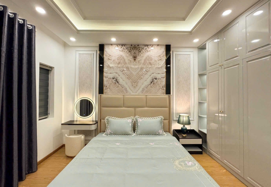 NHÀ PHỐ 4 TẦNG FULL NỘI THẤT CAO CẤP MỚI HOÀN THIỆN HXH ĐƯỜNG LÝ PHỤC MAN QUẬN 7