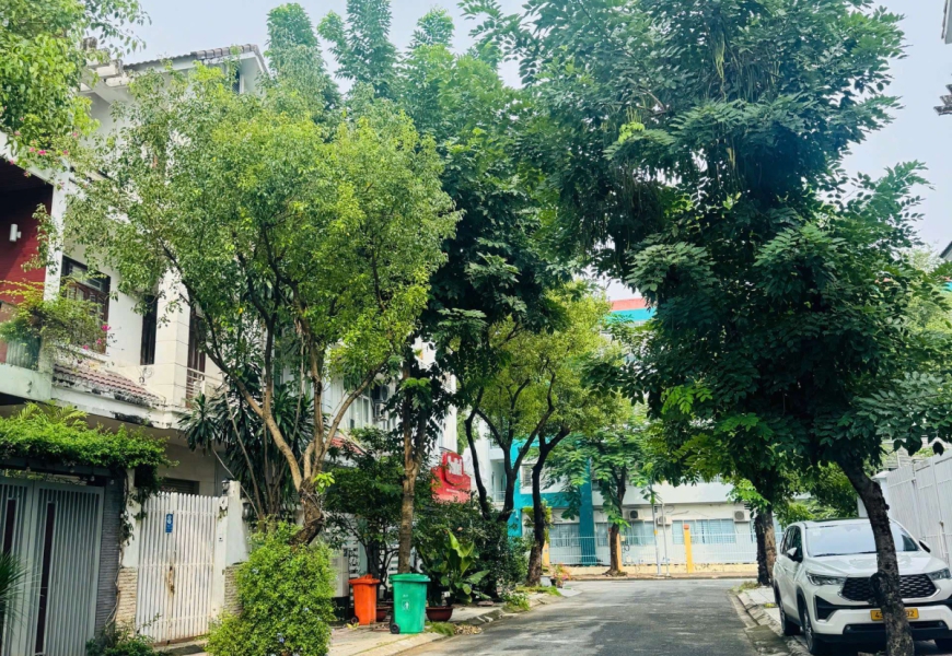 0909227199 Bán nhà biệt thự khu ven sông Tân Phong đối diện trường R.mit Quận 7
