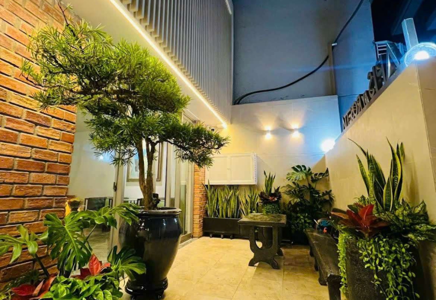 Bán chdv hẻm xe hơi Nguyễn Văn linh..thu nhập 380tr/tháng