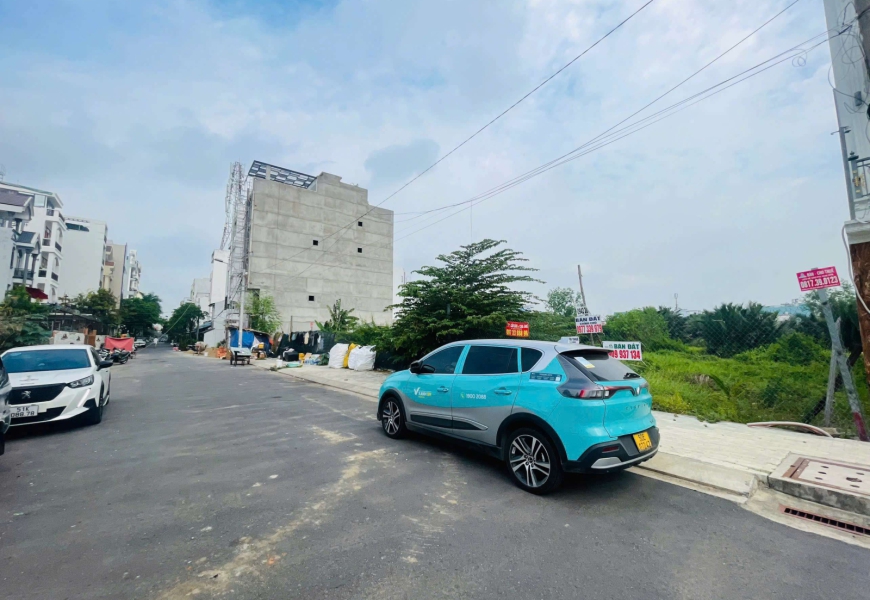 Bán lô đất 3 mặt tiền 600m thổ và 400m ngoài (tổng 1000m2)  đường số lâm văn bền,Q7