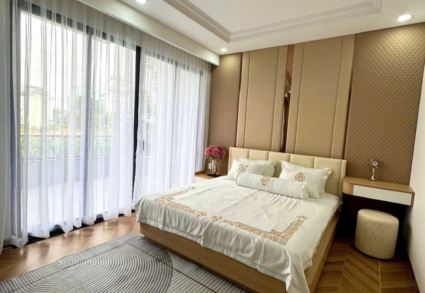 Bán Nhà Phố Hiện Đại KDC Phạm Hữu Lầu, Quận 7 , nhà có  thang máy thông từng tầng , view chill chill rất đẹp