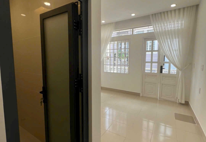 0914020039 EM DUNG Hẻm 391/89/1 Đường Huỳnh Tấn Phát Q.7 ( nay là Phường Tân Thuận TP. Hồ Chí Minh )