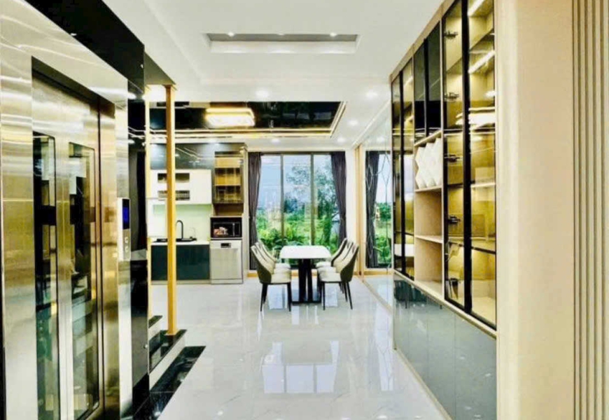 NHÀ MỚI HOÀN THIỆN - SIÊU PHẨM NHÀ PHỐ ( CÓ THANG MÁY)  Q7