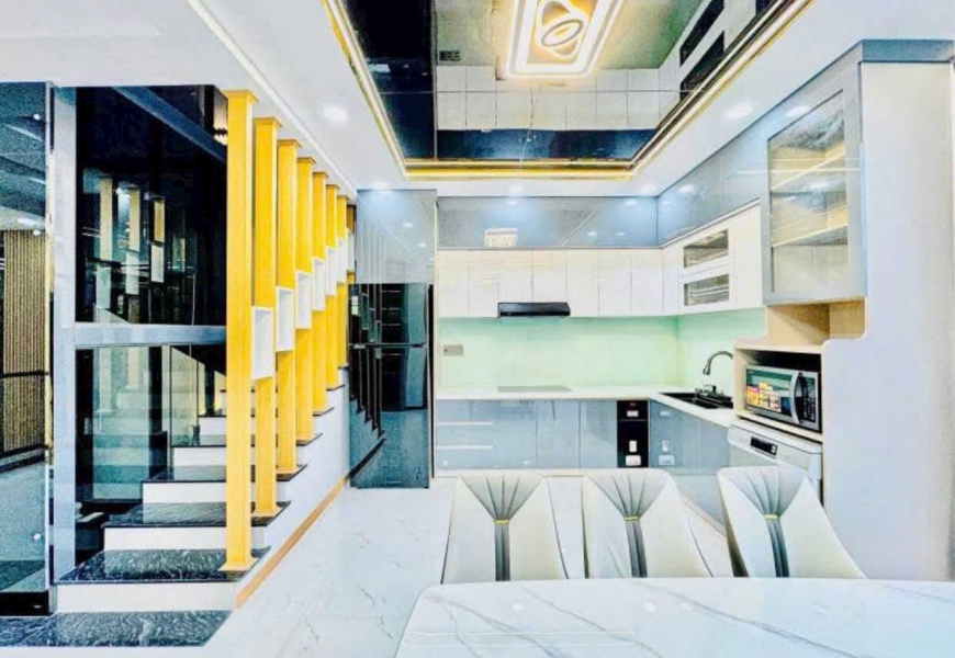 NHÀ MỚI HOÀN THIỆN - SIÊU PHẨM NHÀ PHỐ ( CÓ THANG MÁY)  Q7