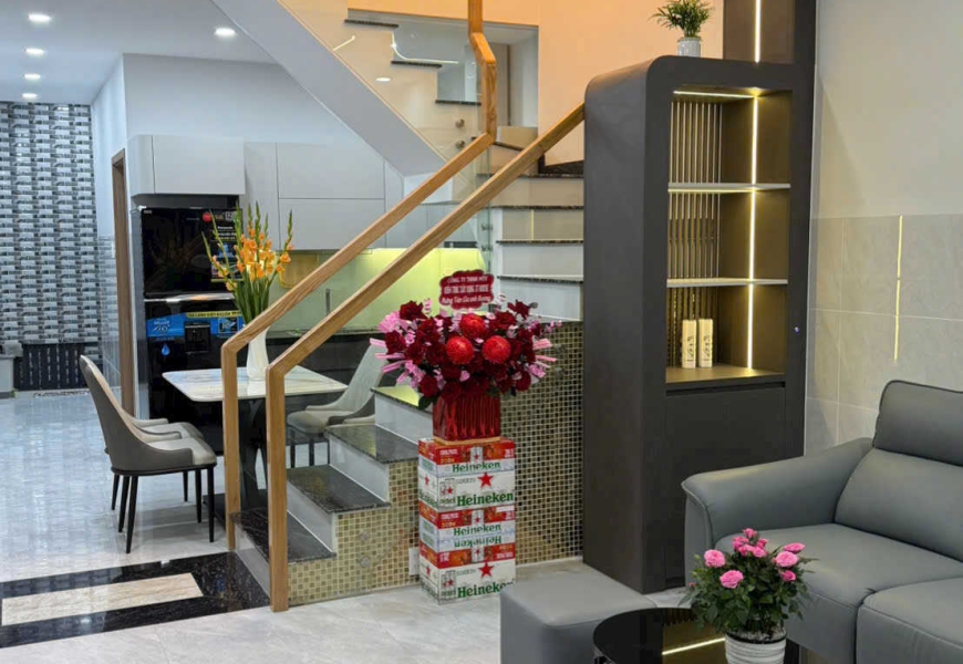 0909227199 NHÀ ĐẸP – HẺM CHỢ  TÂN QUY Q7 – FULL NỘI THẤT –GIÁ 6,6 TỶ