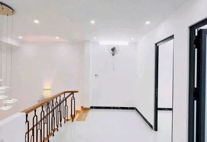 NHÀ MỚI 100% HẺM GẦN KDC HIMLAM Q7