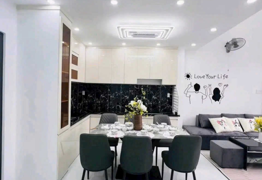 NHÀ MỚI 100% HẺM GẦN KDC HIMLAM Q7