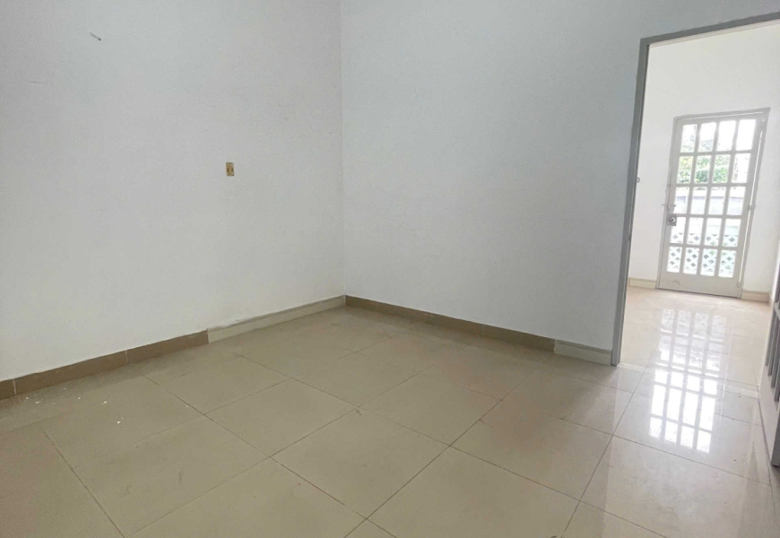 Cho thuê nhà nguyên căn mặt tiền đường số 39 p.tân quy, Q7