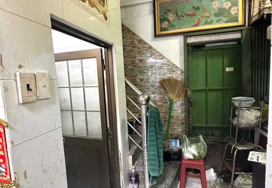 Bán nhà hẻm 3,5m cách đường Trần Xuân soạn phường 20m Phường Tân Hưng