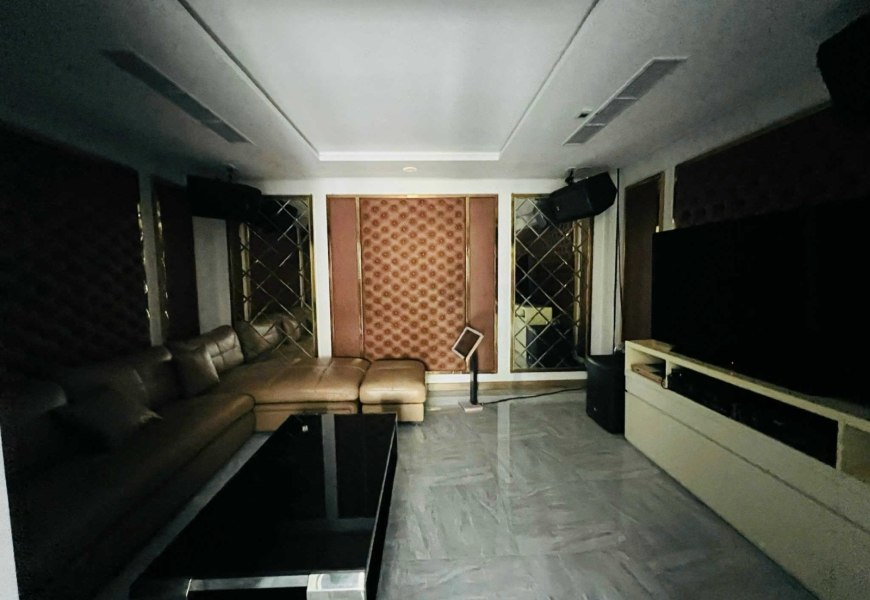 0909227199 Bán căn nhà phố KDC Him Lam Quận 7 Gần Công Vien