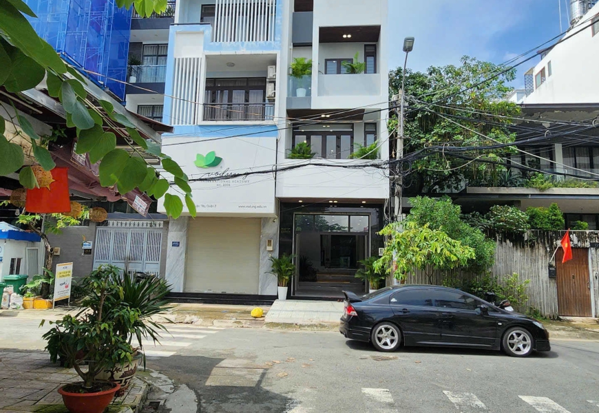 Nhà Mới Hoàn Thiện Khu VIP CƯ XÁ NGÂN HÀNG Quận 7 - Lâm Văn Bền