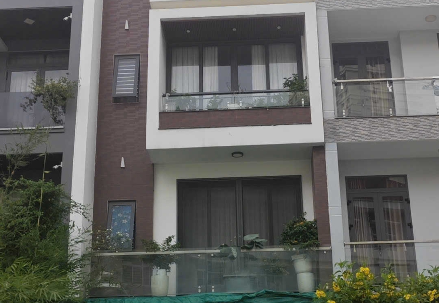 0909227199 Cần bán nhà trong khu dân cư Phạm Hữu Lầu đường D7 Phú Mỹ( Quận 7 )