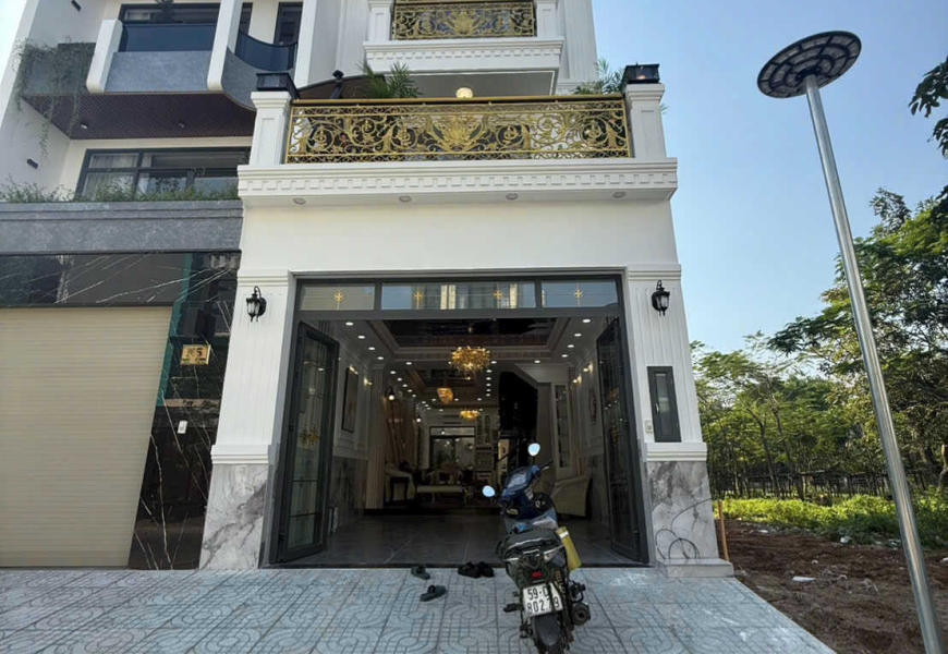 Bán nhà đường D 6 khu tái định cư Phú mỹ,liền kề Phú mỹ hưng