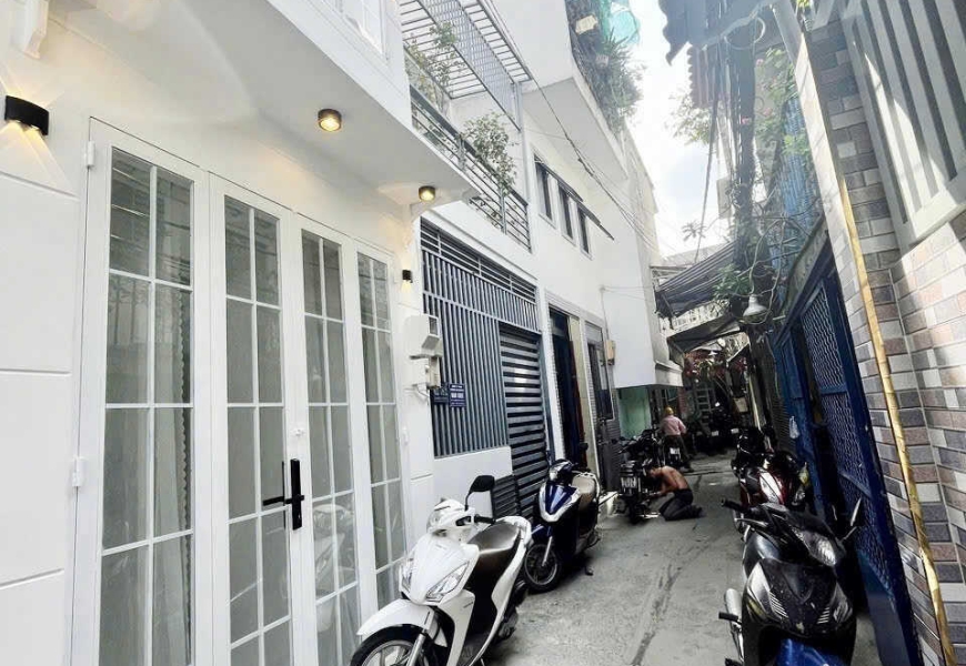 Căn nhà 1 trệt 1 lầu hẻm trước nhà rộng 3m tại hẻm 60 Lâm Văn Bền q7