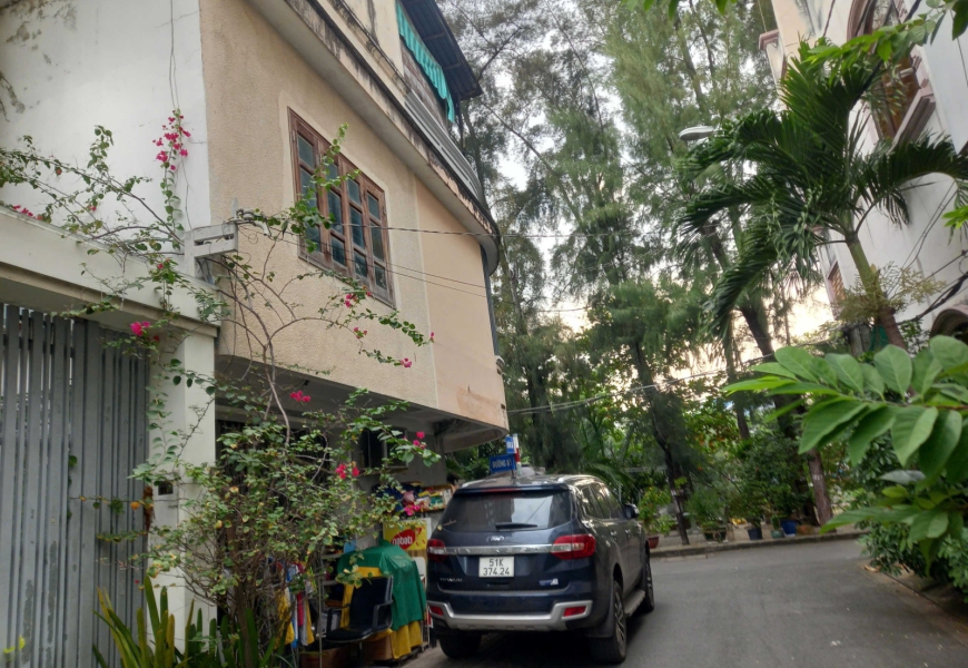 Giảm 2 tỷ về 23 tỷ. Bán căn gốc đường 66&81 KDC Tân Quy Đông.